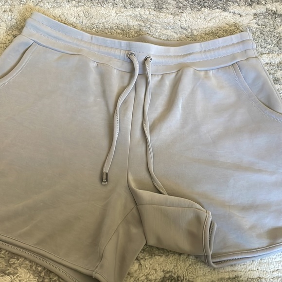 Cable & Gauge sport shorts - Picture 2 of 4